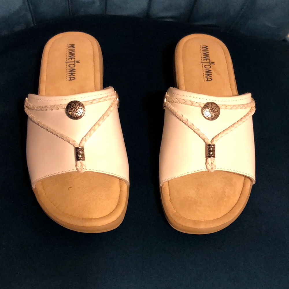 Minnetonka White Sandals